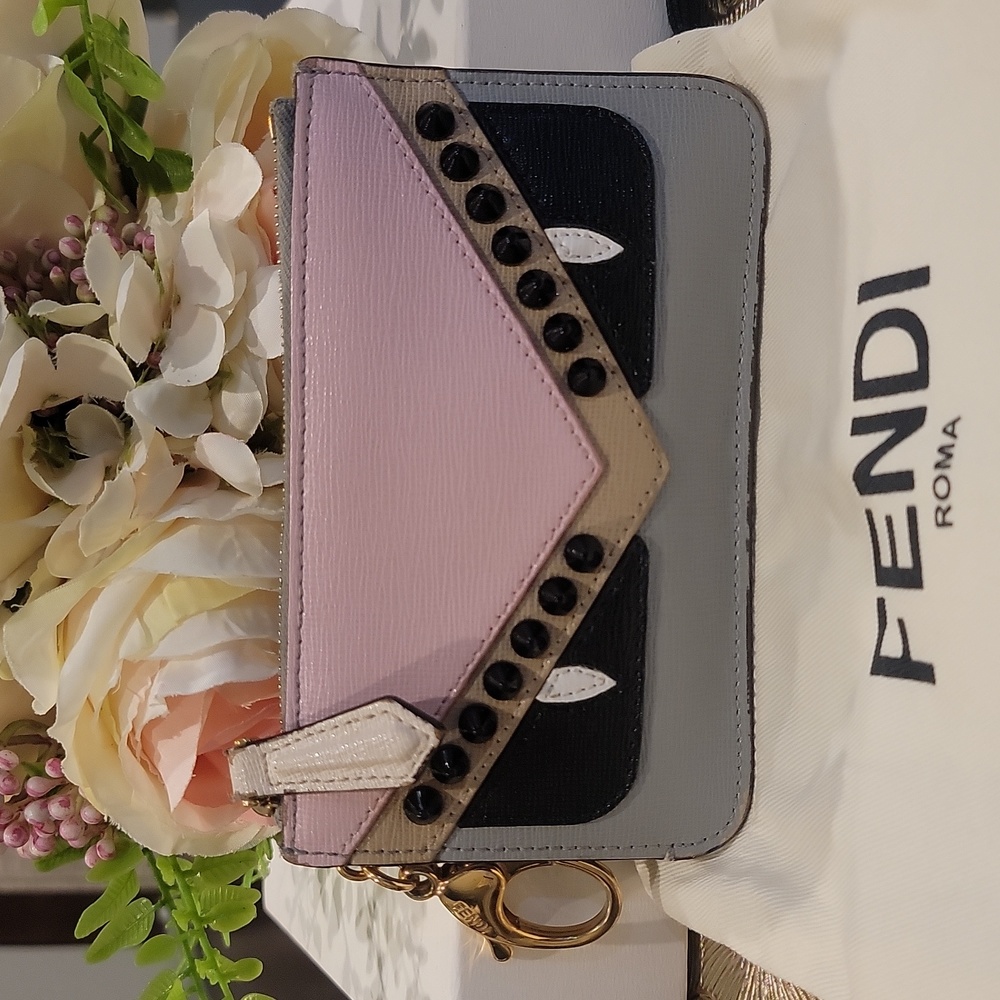 COPY - Authentic Fendi monter key cles